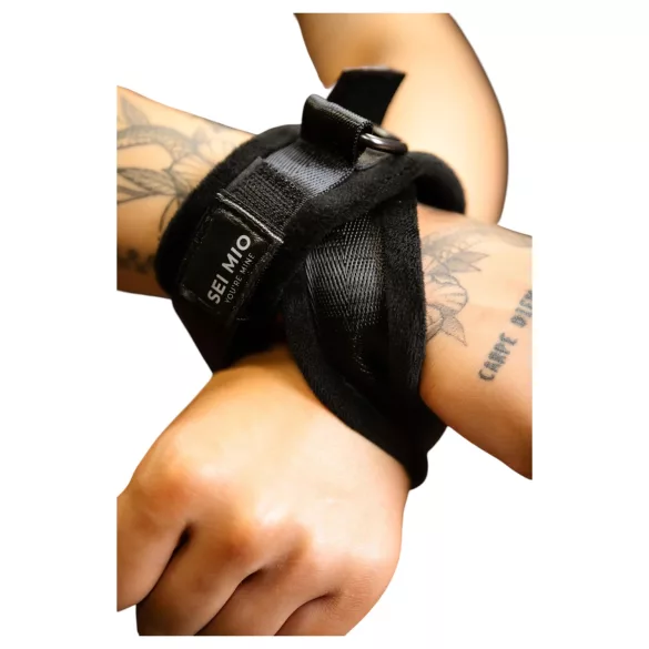 Sei Mio - manette incrociate - pelle nera